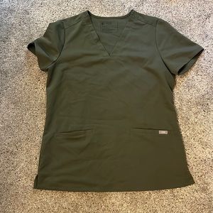 Figs casma scrub top